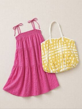 NWT Beach Bundle  Crown & Ivy Pink Cover-Up Dress And Saks Fifth Avenue Tote